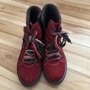 Brand New Hiking Style Lined Boot Size 37/Size 7